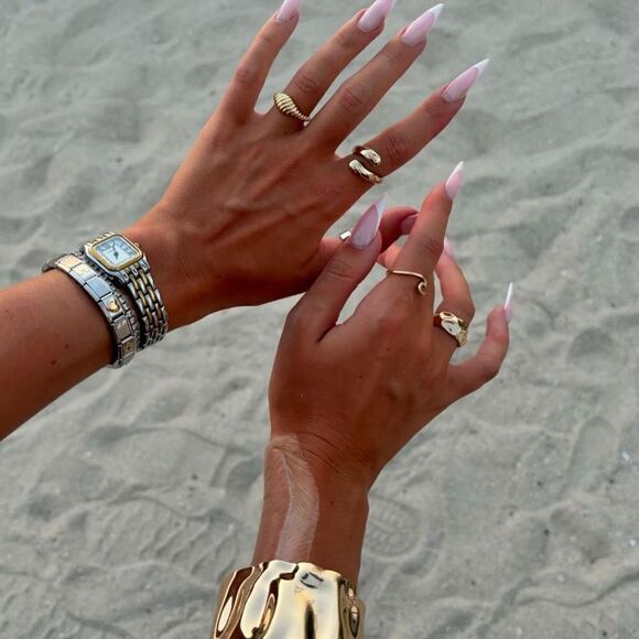 Wave ring - Picture 1 of 1